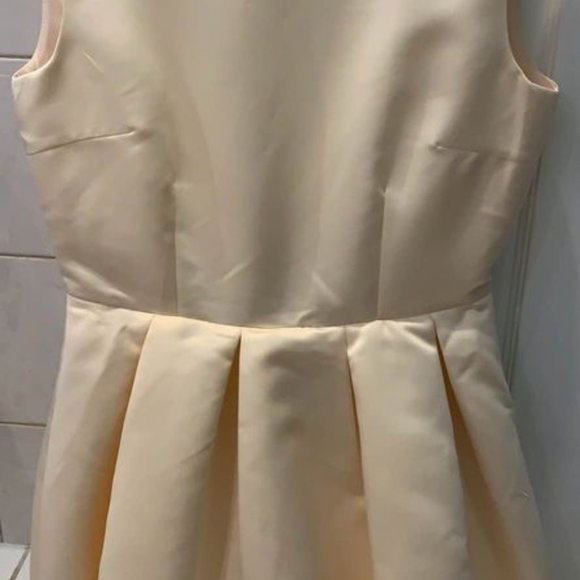 Honey - Creme Bow Dress Size Small (tag still on) - Picture 2 of 2